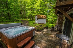 Spa - Owl's Retreat (McHenry)