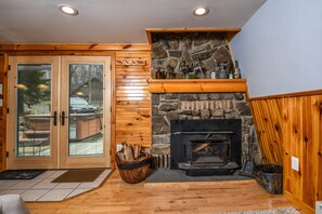 House, 2 Queen Beds, Fireplace | Living room | 42-inch TV with cable channels, fireplace - Owl's Retreat (McHenry)