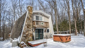 Exterior - Owl's Retreat (McHenry)