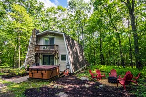 Exterior - Owl's Retreat (McHenry)