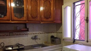 Apartment | Private kitchen | Full-size fridge, stovetop, cookware/dishes/utensils - Appartement Rosa (Tangier)