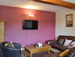 Fireplace - Enjoy a game of tennis or simply relax in the hot tub at The Brewers Cottage. (Mauchline)