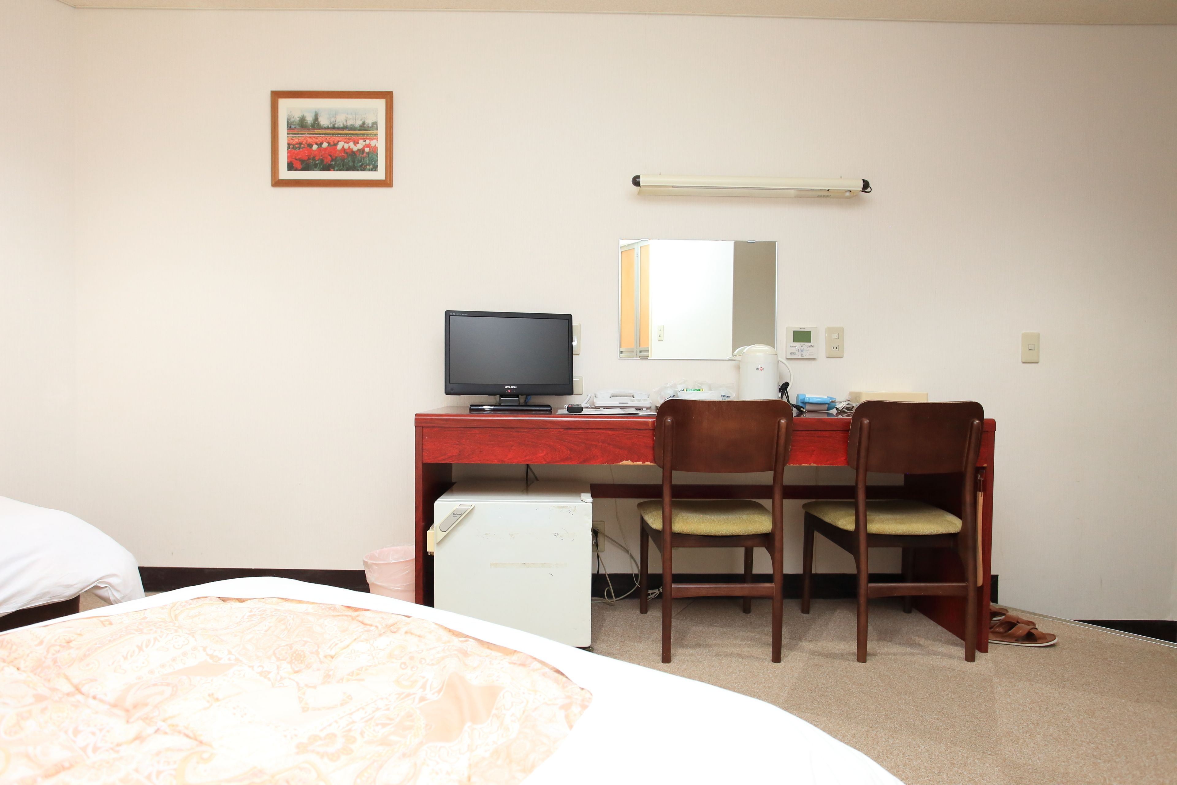 twin room, non smoking | blackout curtains, free wifi, bed sheets