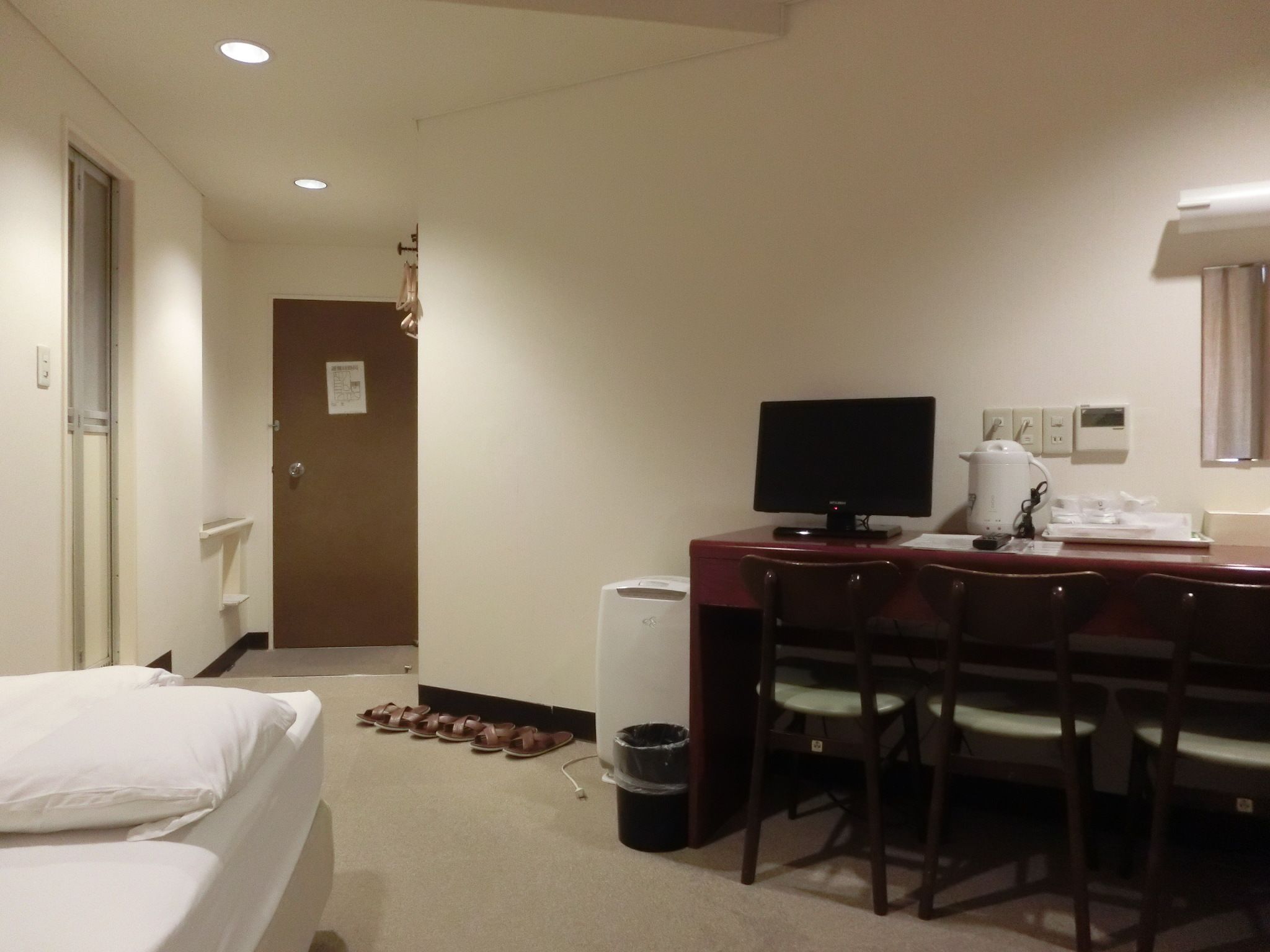 triple room, smoking | blackout curtains, free wifi, bed sheets