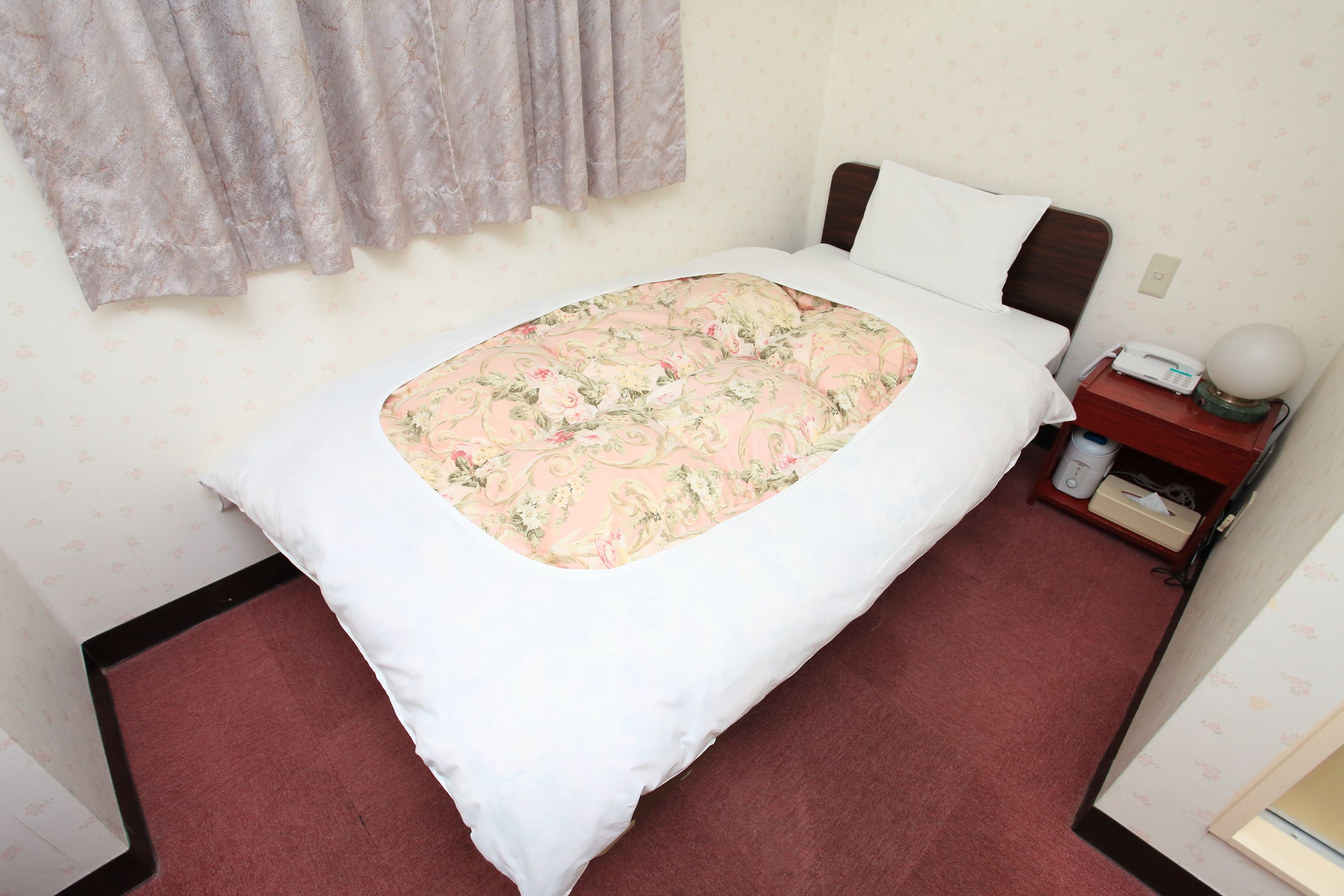 single room, women only, non smoking | blackout curtains, free wifi, bed sheets