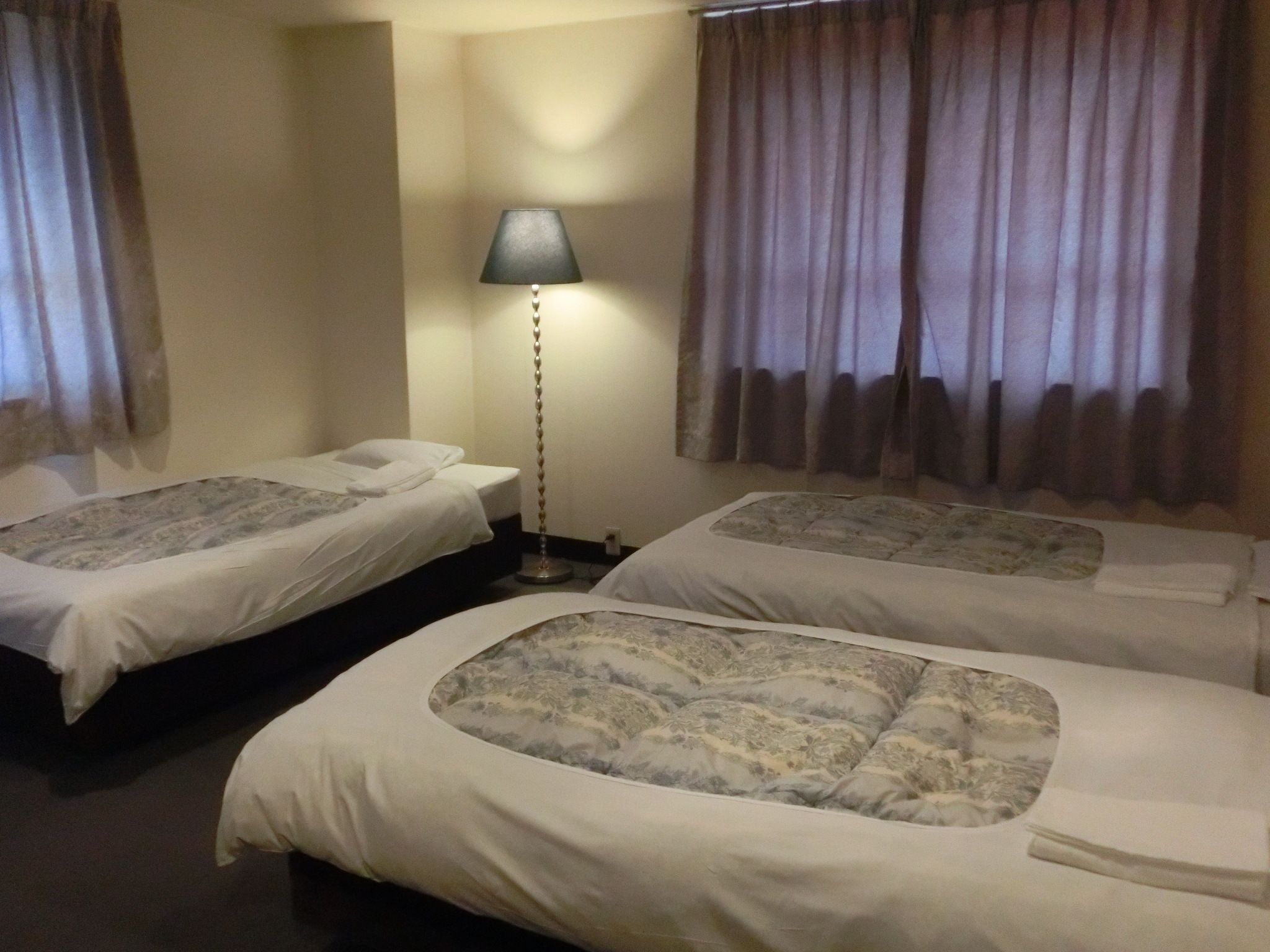 triple room, smoking | blackout curtains, free wifi, bed sheets