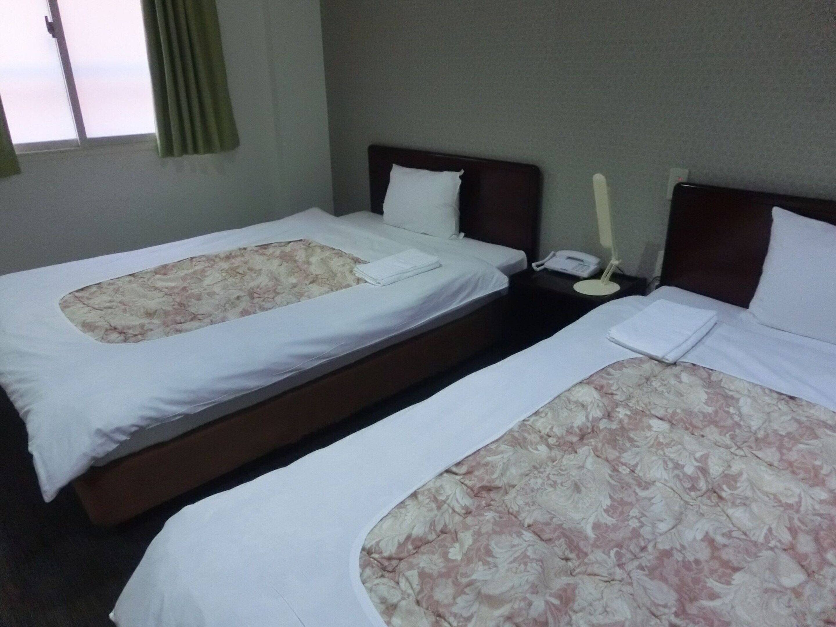 twin room, non smoking | blackout curtains, free wifi, bed sheets