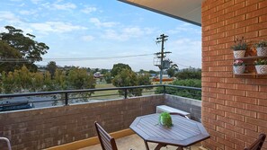Outdoor dining - Apollo Unit 8 - 1st Floor (NAROOMA)