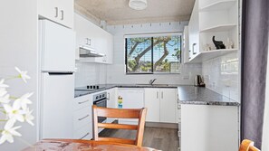 Fridge, oven, stovetop, toaster