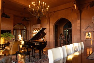 1 bedroom, Egyptian cotton sheets, premium bedding, memory foam beds