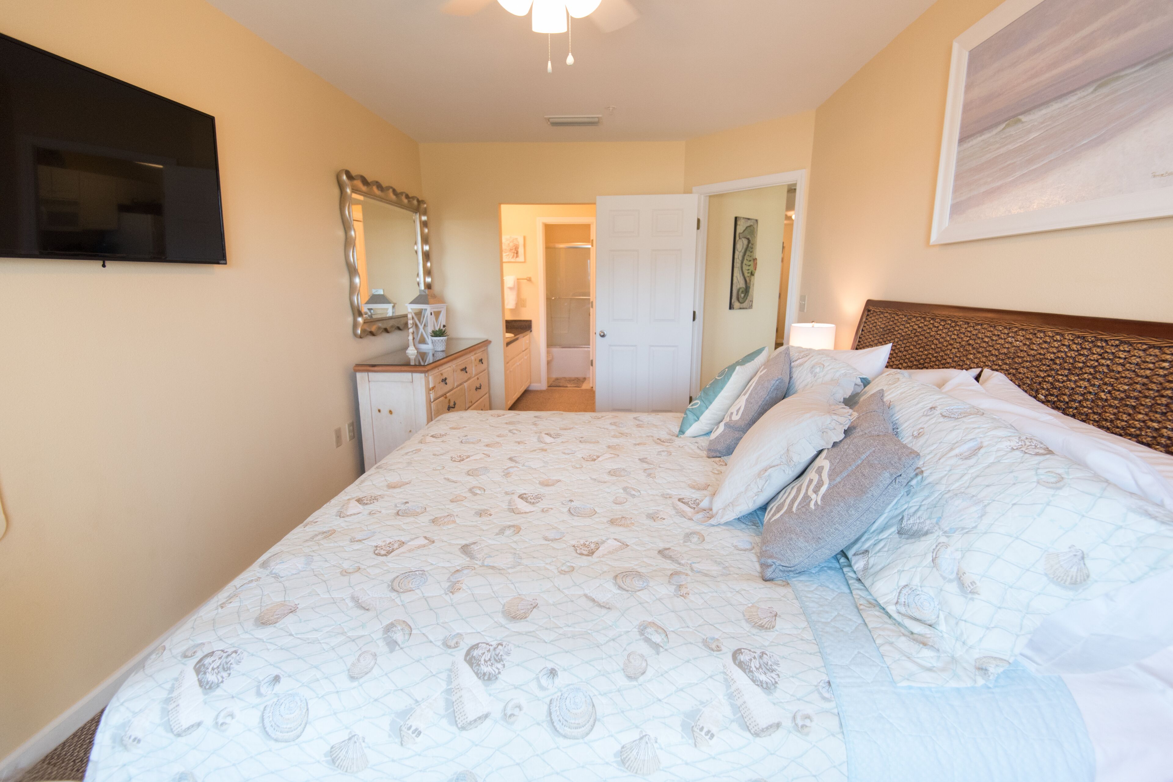 2 bedrooms, desk, iron/ironing board, free WiFi