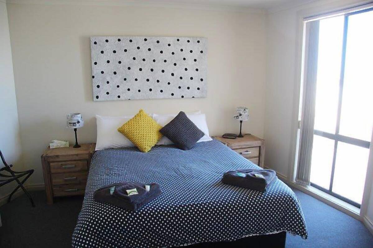 Soundproofing, iron/ironing board, WiFi (free), bed sheets