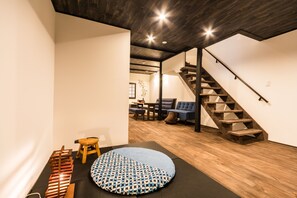 บ้านพัก (Private Vacation) | บริเวณนั่งเล่น | ทีวีจอแบน