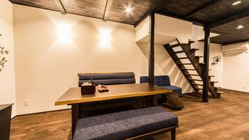 Private Vacation Home | Living area | Flat-screen TV