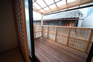 Private Vacation Home | Balcony