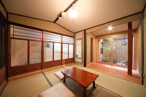 Private Vacation Home | 1 bedroom, desk, free WiFi, bed sheets - Kyomachiya Gion Miyagawatei (Kyoto)