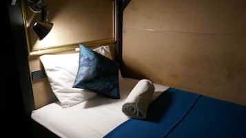 Verduisterende gordijnen, gratis wifi, beddengoed