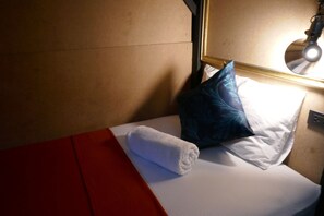 Blackout drapes, free WiFi, bed sheets