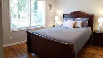 4 多间卧室、熨斗/熨衣板、WiFi、床单