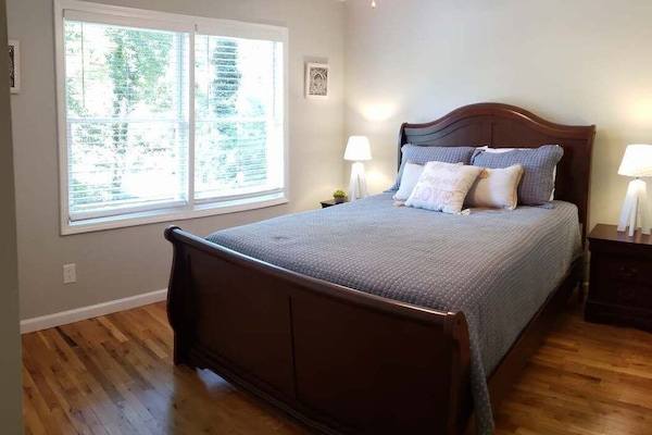 4 chambres, fer et planche Ă repasser, Wi-Fi, draps fournis