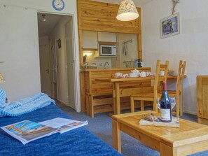 Interior - Beautiful apartment for 4 people with WIFI, TV and balcony (Les Boisses)