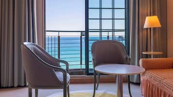 In-room safe, desk, soundproofing, free WiFi