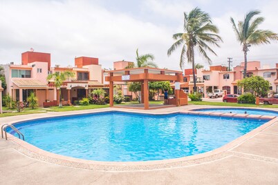 Pool view, Steps from Beach...Brand New