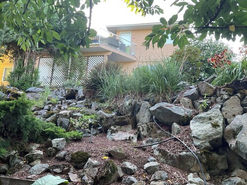 Hilltop Retreat | Private Hot Tub • Pet-Friendly • Secluded 2BR Escape