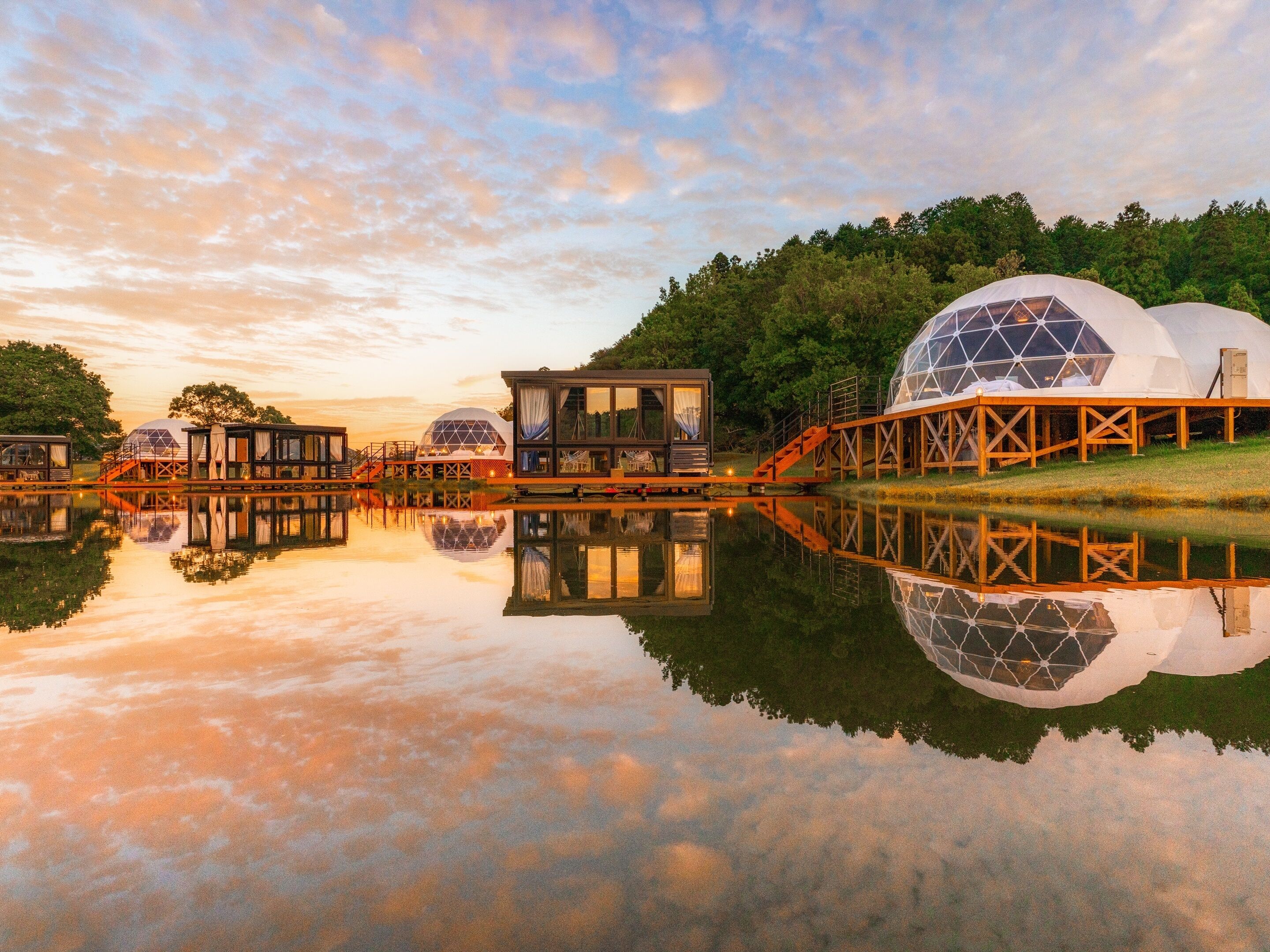 Down duvets, free minibar, in-room safe, bed sheets