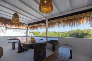 Breakfast, lunch and dinner served