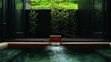 Free WiFi, wheelchair access