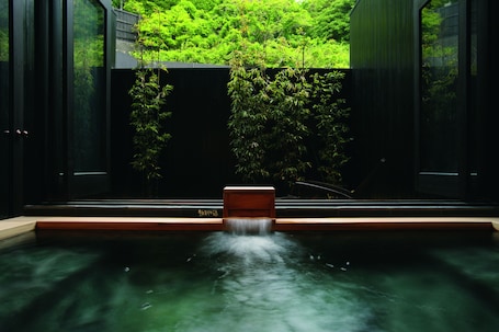 Wifi gratis y acceso para silla de ruedas . Higashi Dogo Sora to Mori