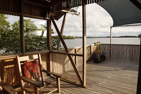 Restaurant. Serah's Lagoon Hideaway