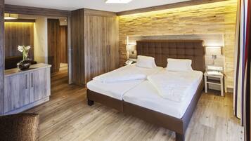 Suite | In-room safe, individually decorated, desk, blackout curtains