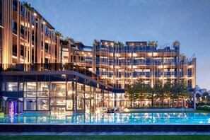 Una piscina cubierta, una piscina climatizada
