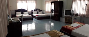 Family Room (4 Bathrooms)
