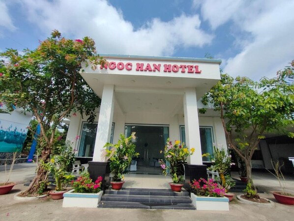 Mặt tiền nơi lưu trú