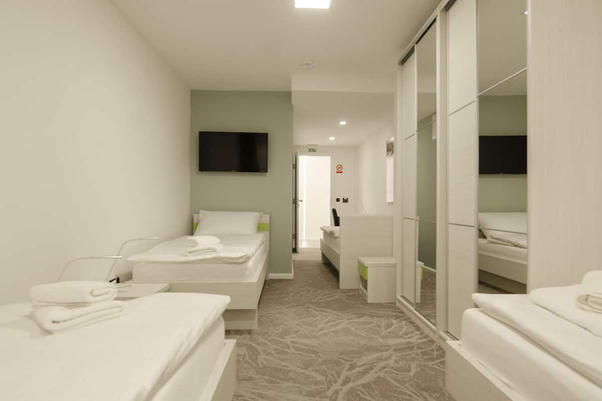 Quadruple Room, Private Bathroom (5)