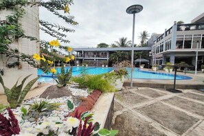 Outdoor pool - Angela's Resort and Leisure Farm (San Pablo City)