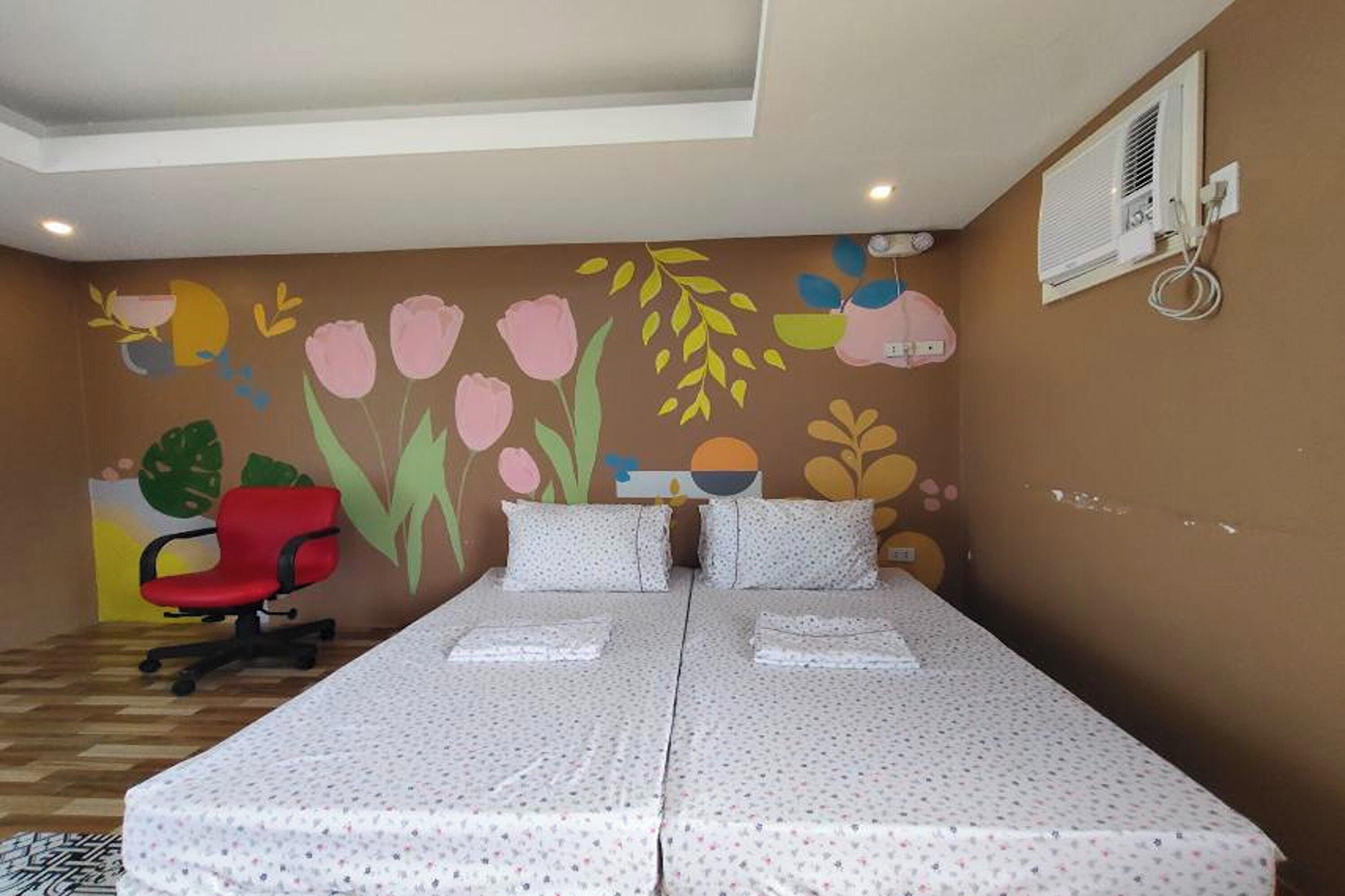 Desk, free WiFi, bed sheets