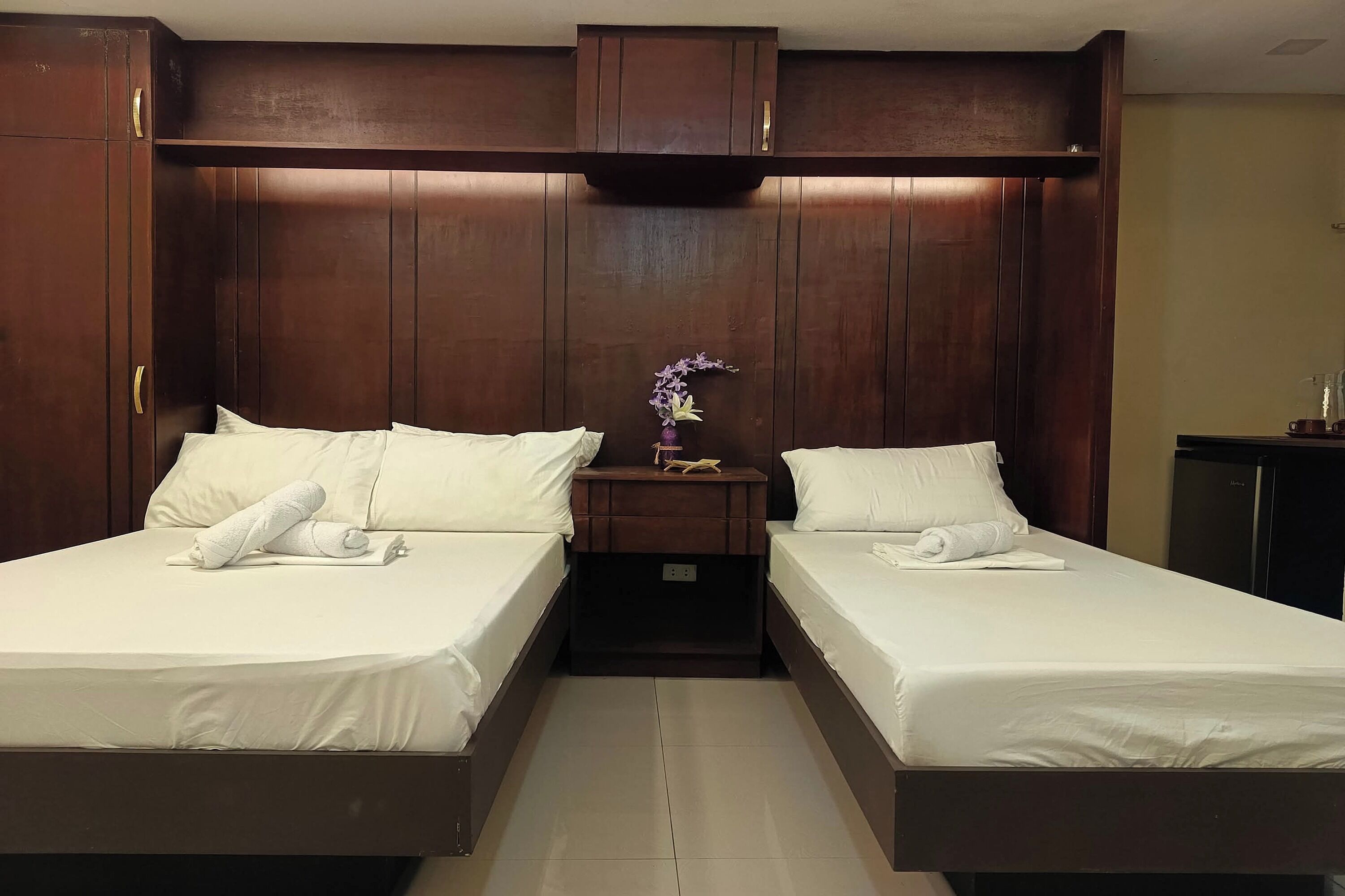 Desk, free WiFi, bed sheets