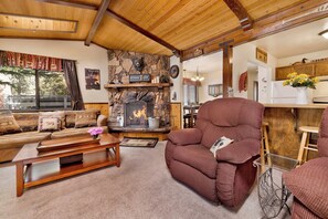 House, Patio (1836) | Living area