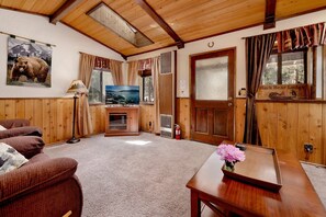 House, Patio (1836) | Living area