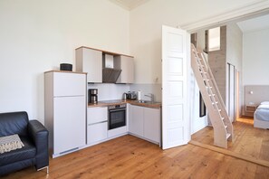 Luokittelematon kuva, 5 kautta 15, painike