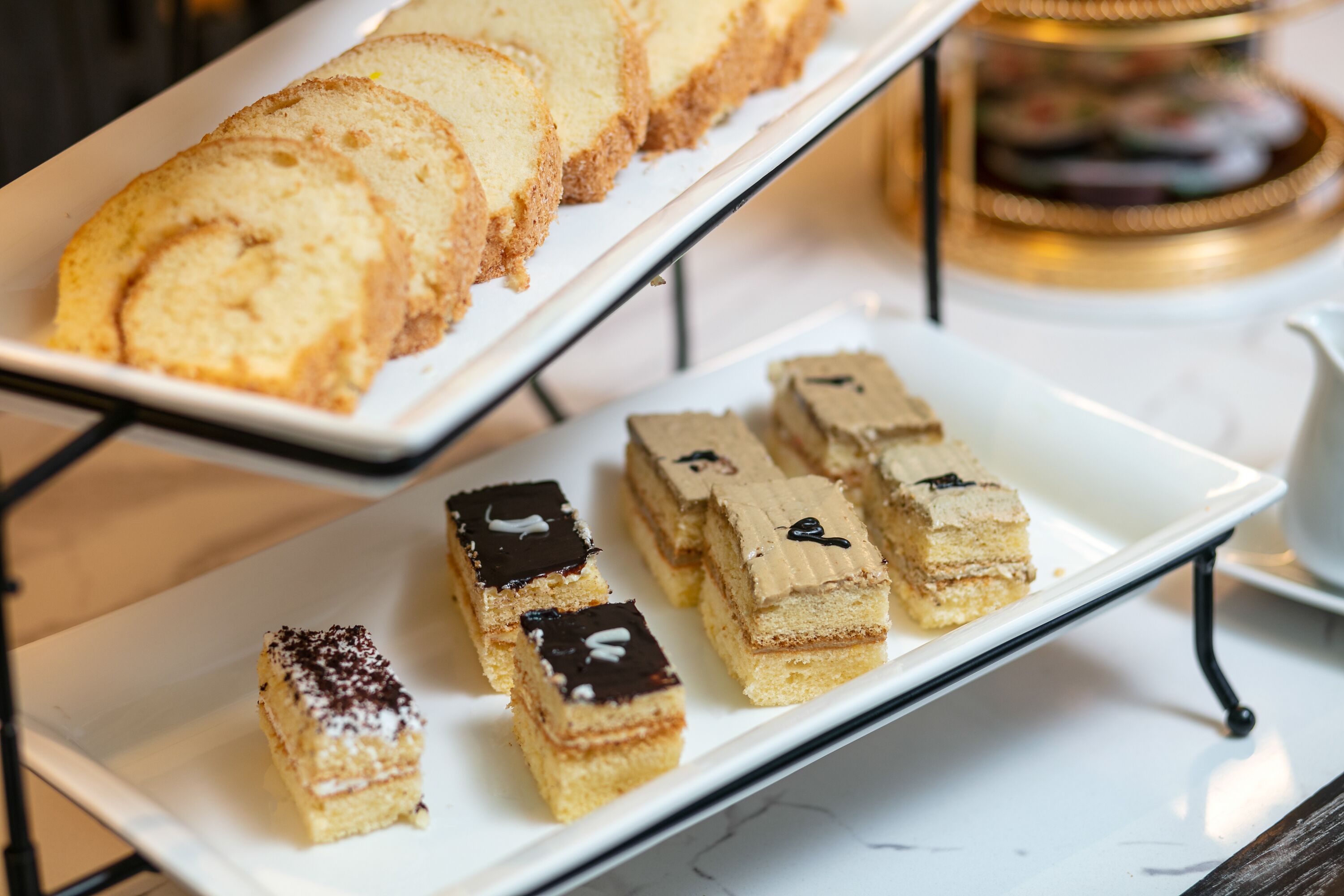 daily buffet breakfast (vnd 348000 per person)