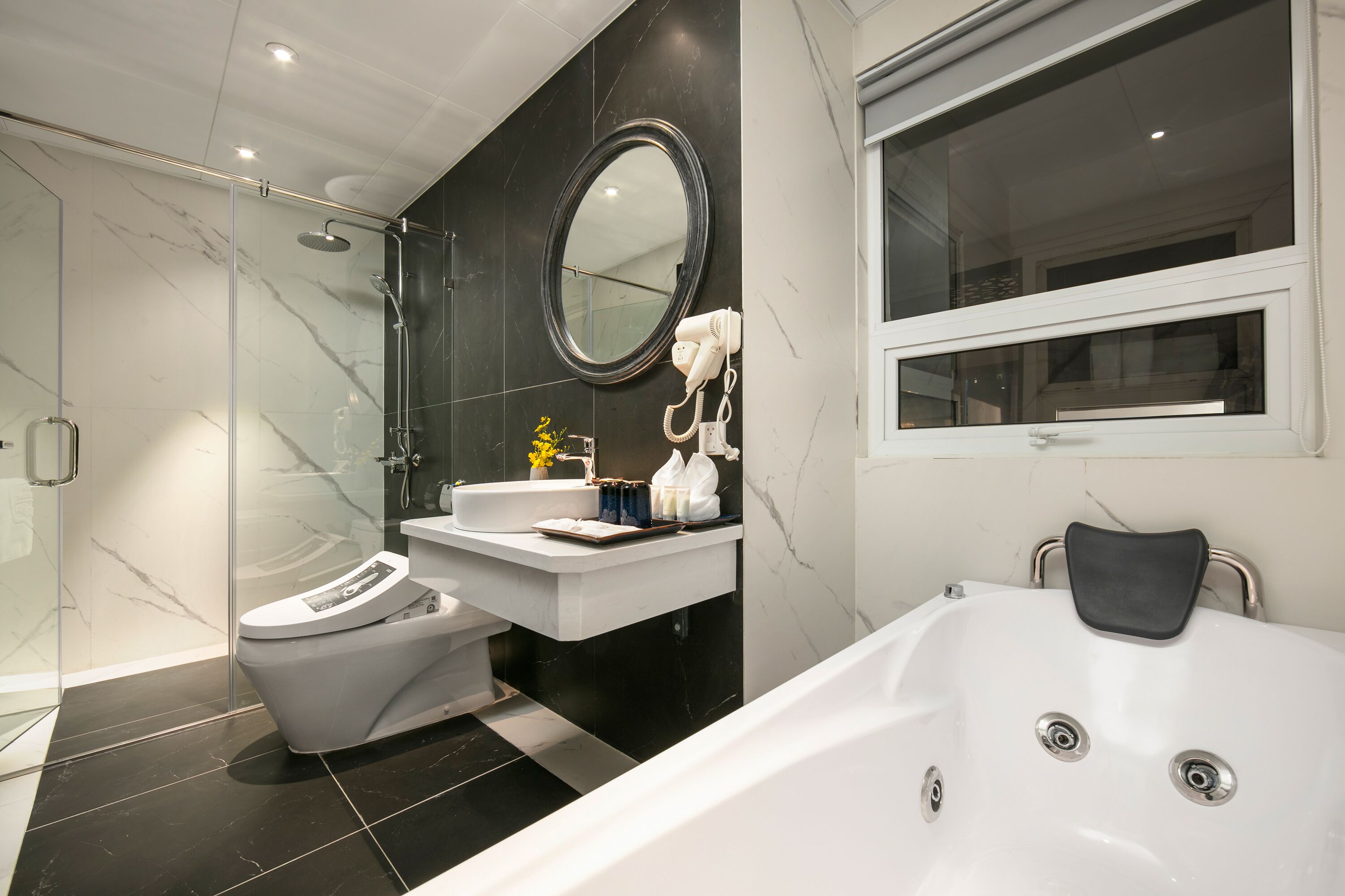 shining queen suite | bathroom | shower, rainfall showerhead, free toiletries, hair dryer