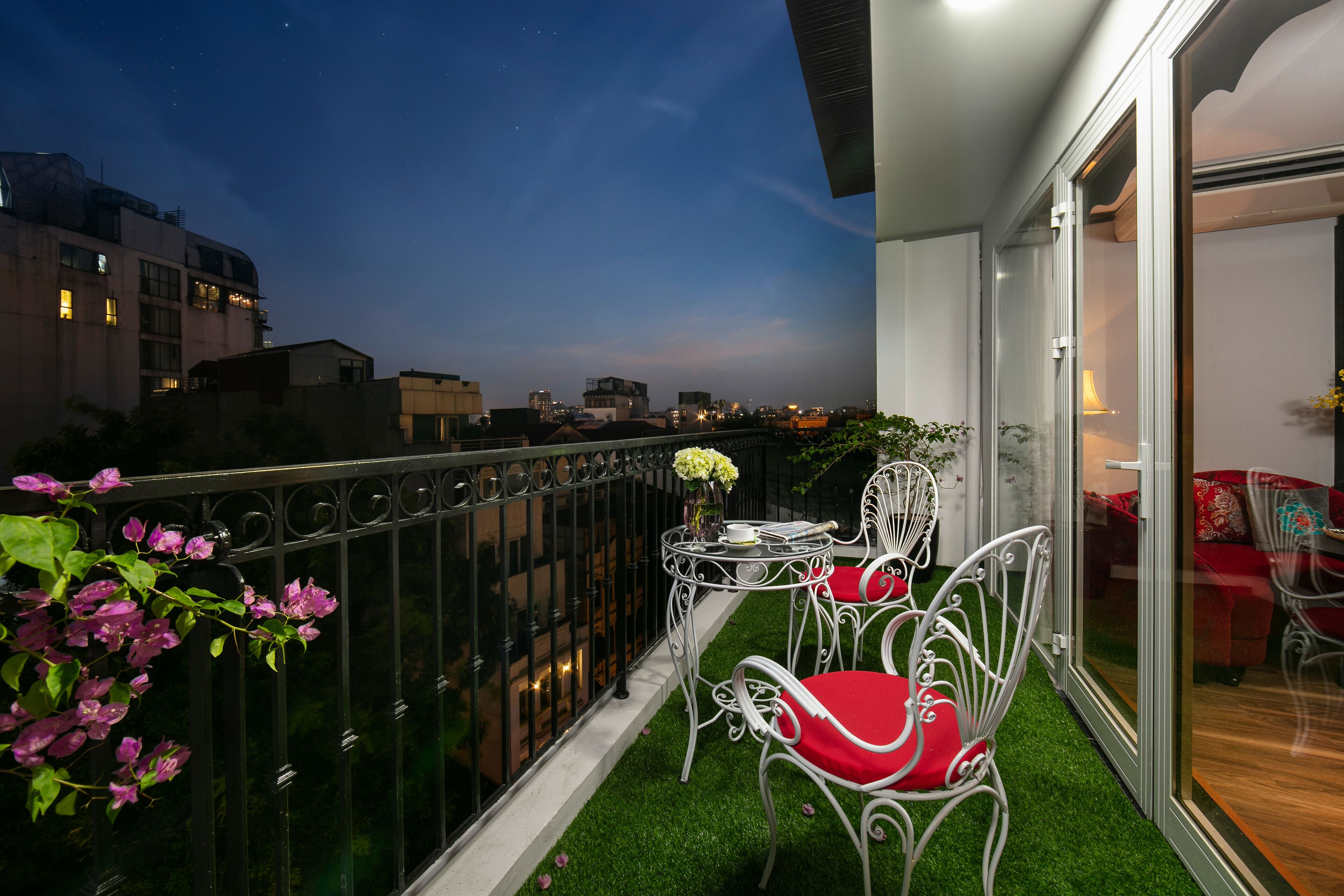 shining queen suite | balcony view