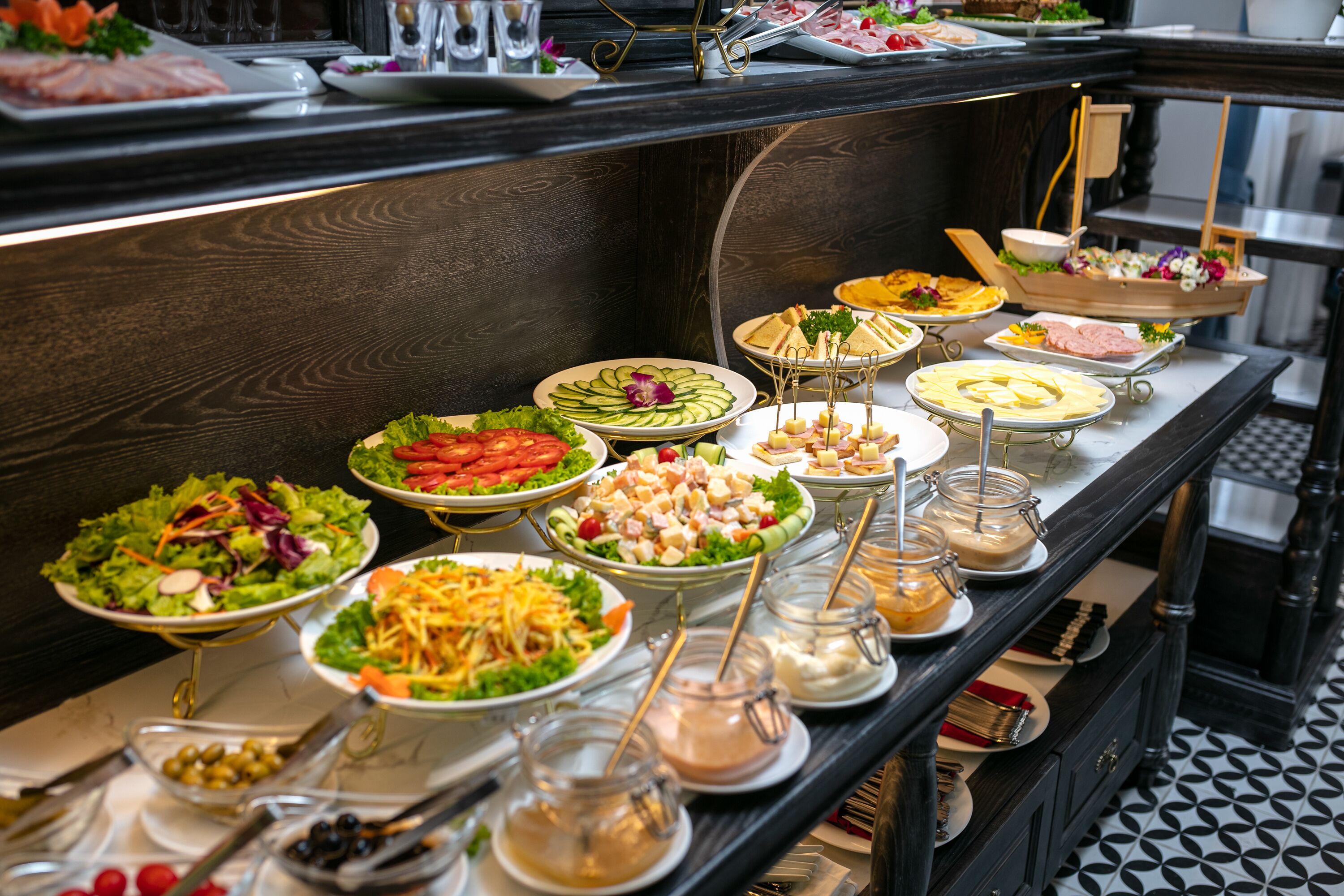 daily buffet breakfast (vnd 348000 per person)