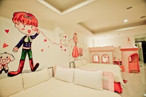 公主家家酒四人房 | 遮光布/窗簾、折疊床/加床、免費無線上網、床單