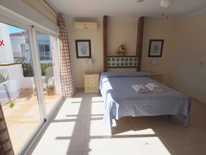 3 bedrooms, in-room safe, iron/ironing board, travel crib